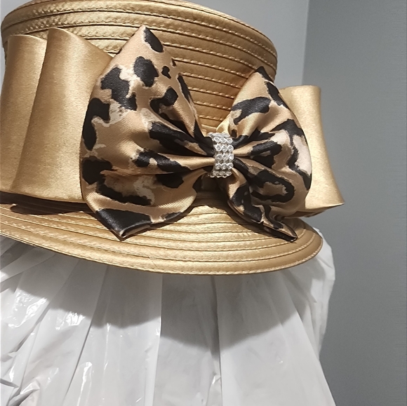 Hat - Picture 3 of 6